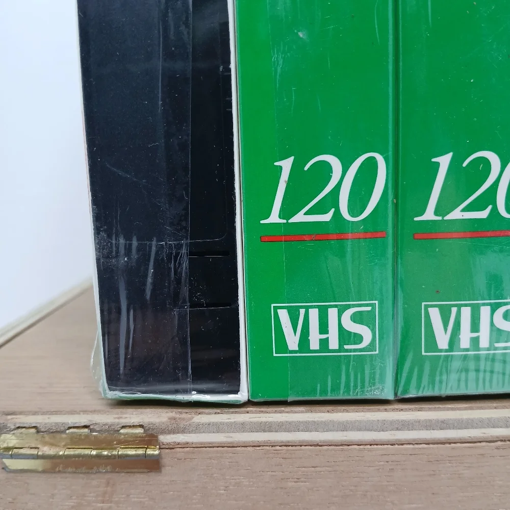 FUJI Film HQ High Quality 120 Min Blank VHS Tapes 4-Pack Factory Sealed